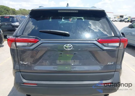 2024 Toyota Rav4 Xle Premium z USA, uszkodzony, nr VIN 2T3C1RFV4RC280761